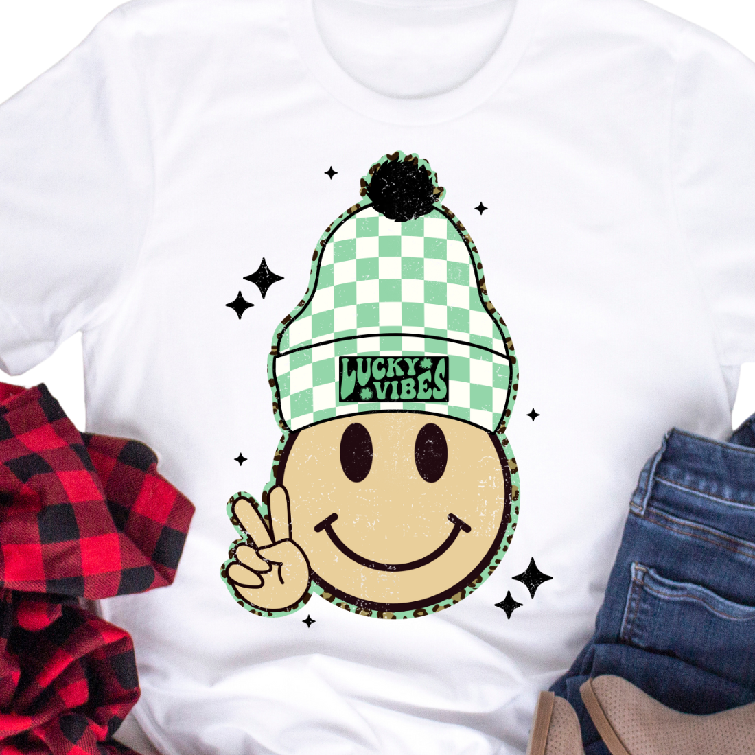 Lucky Vibes Smiley With Beanie - Unisex T-Shirt